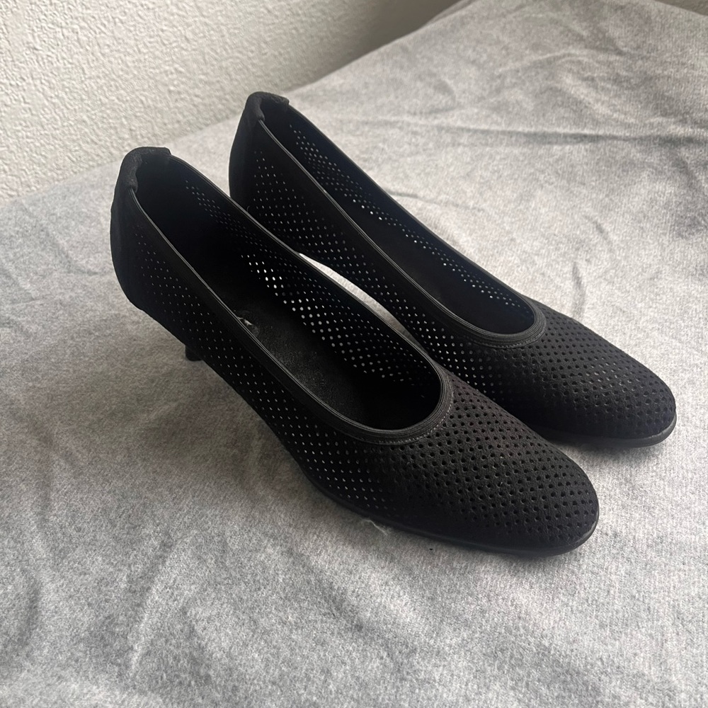 Stuart Weitzman Black Heels 8 - image 7